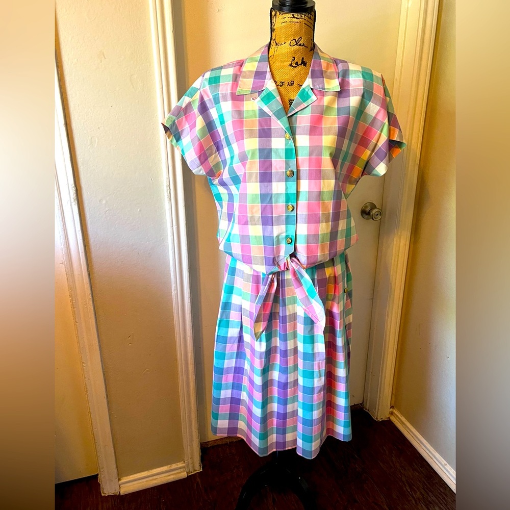 Vintage Leslie Fay Haberdashery Button Up Short Sleeve Shirt and button Up Skirt